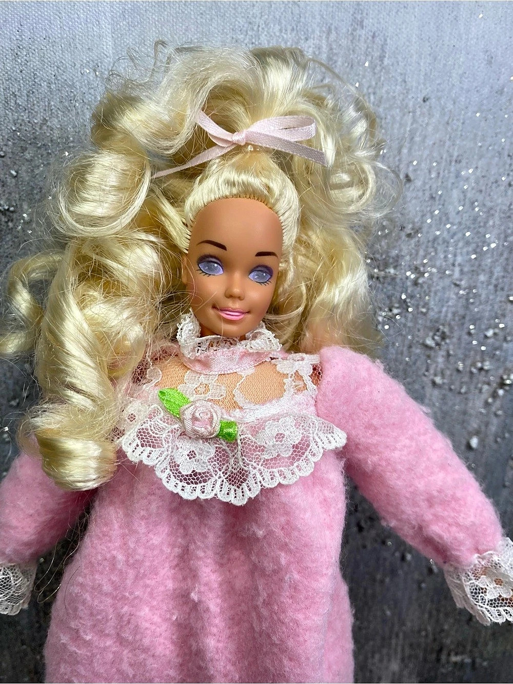 Mattel 1993 Bedtime Barbie - Picture 4 of 13